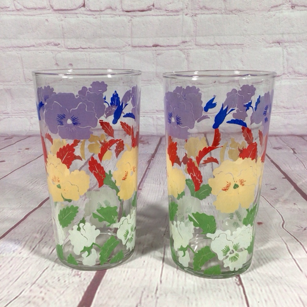 Vintage Floral Glass Tumblers with Multicolor Design - Picture 2 of 5